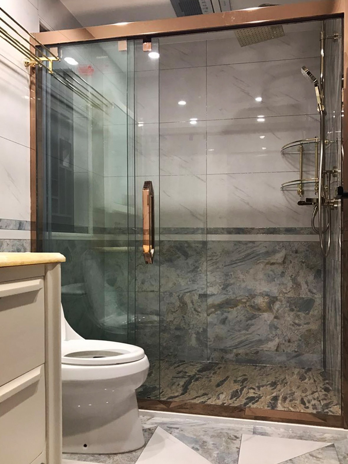 14.jpg 別墅中式衛(wèi)生間裝修實景圖