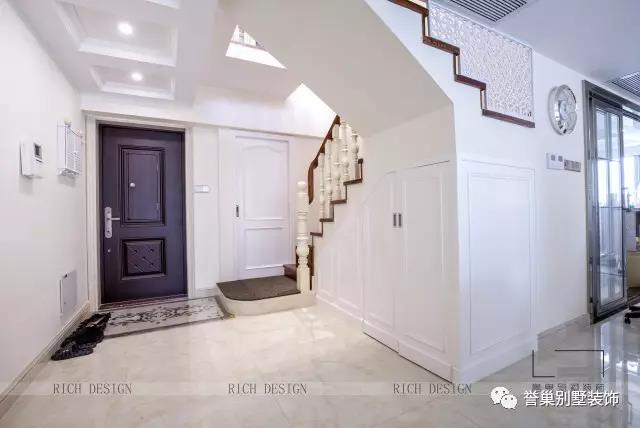 西城上筑現(xiàn)代簡(jiǎn)約門廳裝飾 西城上筑現(xiàn)代簡(jiǎn)約門廳裝飾效果圖