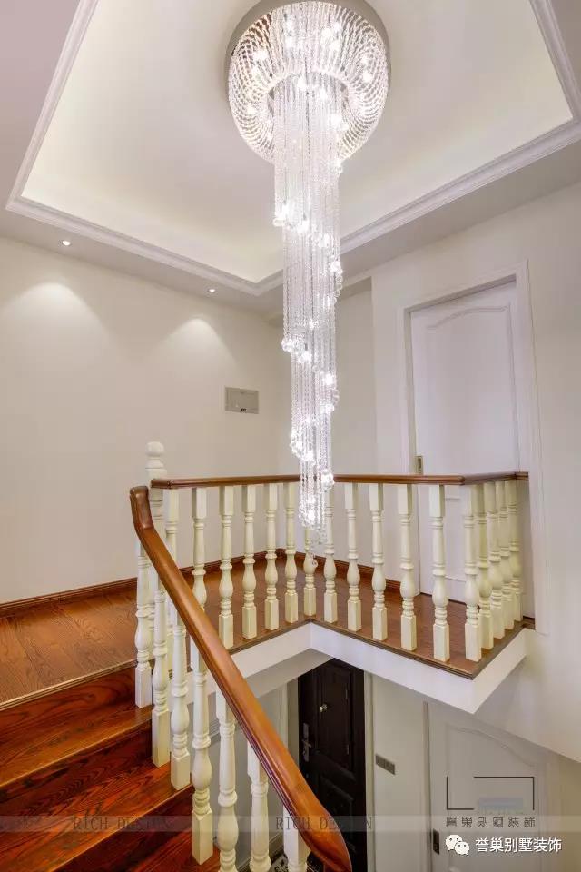 西城上筑現(xiàn)代簡(jiǎn)約樓梯裝飾 西城上筑現(xiàn)代簡(jiǎn)約樓梯裝飾效果圖