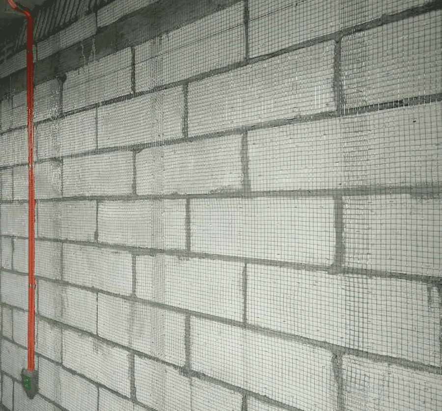 天鵝堡別墅現(xiàn)場裝修防護(hù)網(wǎng)