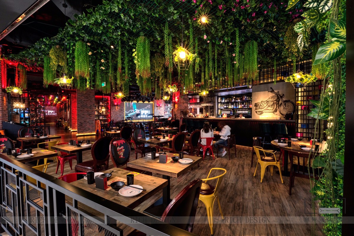 現(xiàn)代音樂(lè)餐廳裝飾實(shí)景圖角度三 現(xiàn)代音樂(lè)餐廳裝潢實(shí)景圖角度三