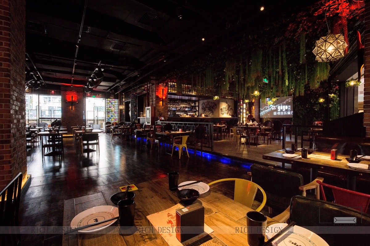 現(xiàn)代音樂(lè)餐廳裝修設(shè)計(jì)實(shí)景圖 現(xiàn)代音樂(lè)餐廳裝修設(shè)計(jì)實(shí)景圖