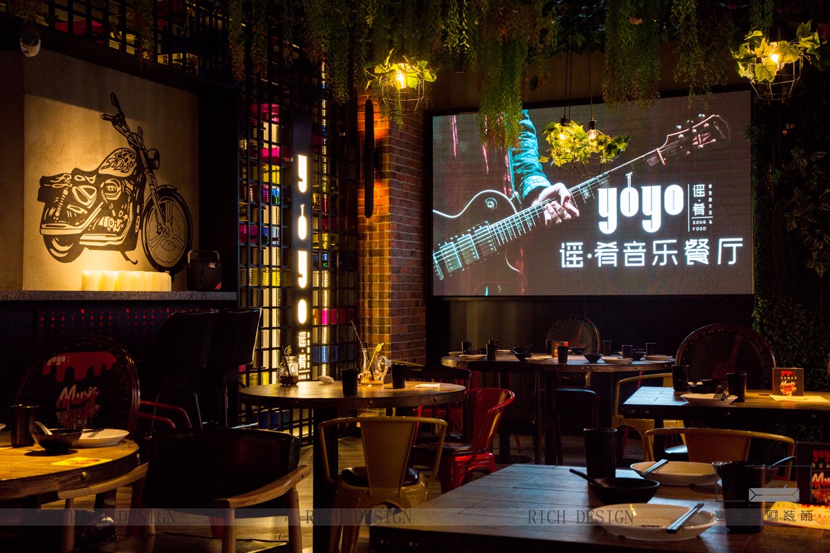 現(xiàn)代音樂(lè)餐廳裝潢實(shí)景圖角度 現(xiàn)代音樂(lè)餐廳裝潢實(shí)景圖角度