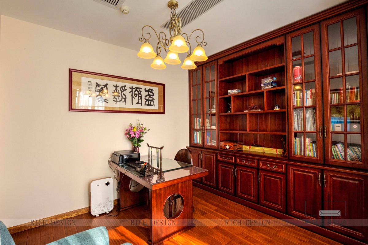 水灣1979衣帽間裝飾實(shí)景圖 水灣1979書房裝飾實(shí)景圖
