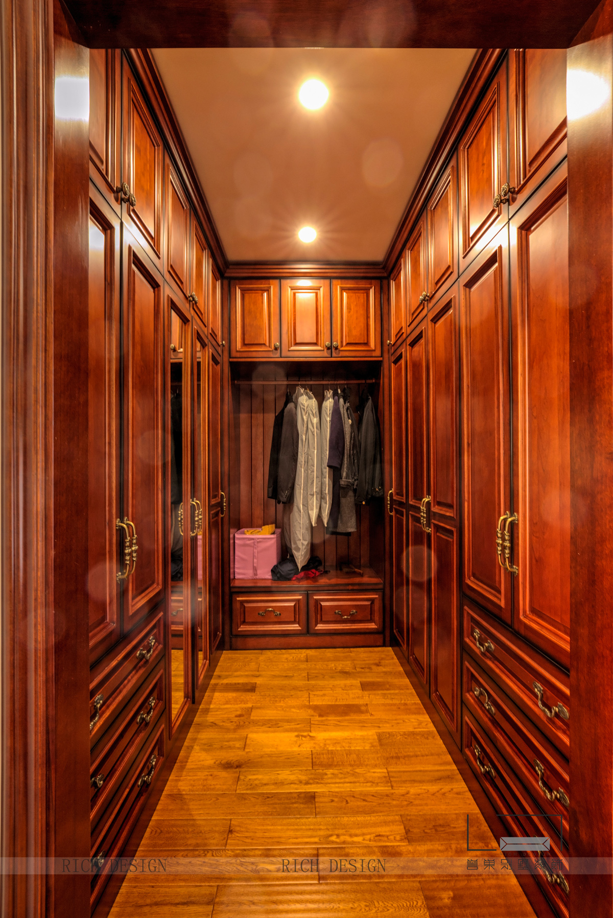 水灣1979衣帽間裝飾角度二實(shí)景圖 水灣1979衣帽間裝飾角度二實(shí)景圖