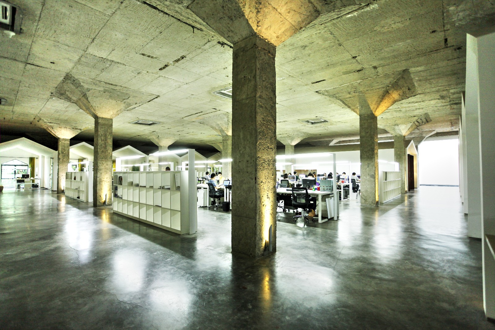 辦公區(qū).jpg 辦公區(qū).jpg